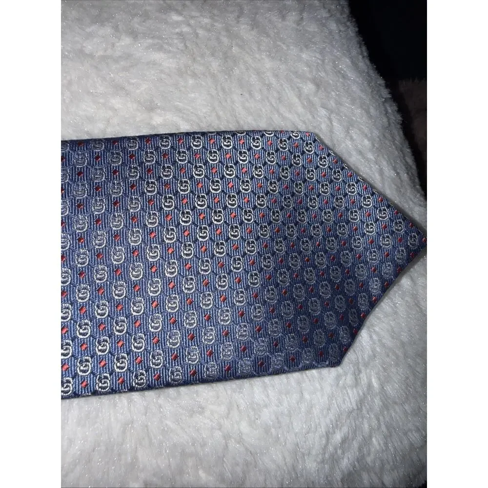 Gucci New With Tags Neck Tie, Made in Italy, Tie Dottola 7.0 Jacquard, 100% Silk